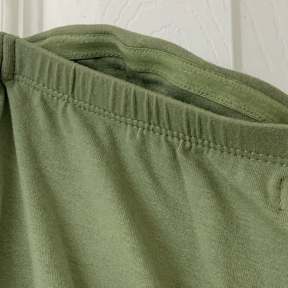 (Set of 2) Strapless Adam Levine Dresses - Picture 5 of 11